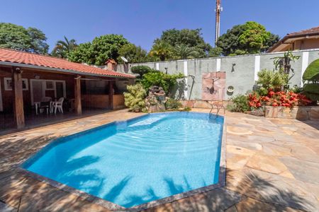 Casa à venda com 1000m², 5 quartos e 8 vagasPiscina