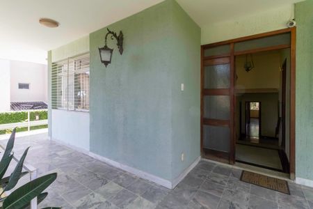 Casa à venda com 1000m², 5 quartos e 8 vagasEntrada