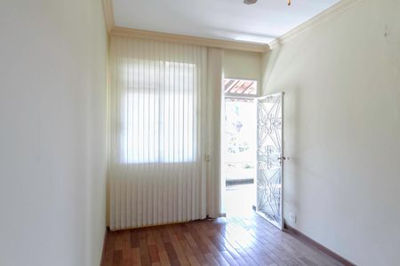 Casa à venda com 1000m², 5 quartos e 8 vagasQuarto 2