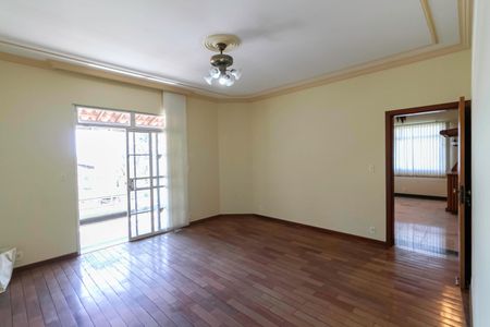 Casa à venda com 1000m², 5 quartos e 8 vagasQuarto 1