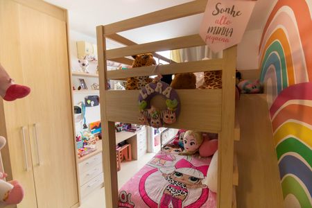 Apartamento à venda com 180m², 3 quartos e 2 vagas Apartamento à venda com 180m², 3 quartos e 2 vagasQuarto