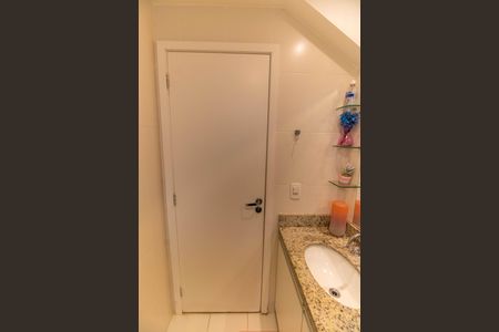 Apartamento à venda com 180m², 3 quartos e 2 vagas Apartamento à venda com 180m², 3 quartos e 2 vagasBanheiro da Suíte 2