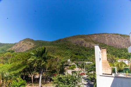 Apartamento à venda com 180m², 3 quartos e 2 vagas Apartamento à venda com 180m², 3 quartos e 2 vagasVista