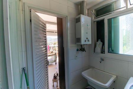 Apartamento à venda com 180m², 3 quartos e 2 vagas Apartamento à venda com 180m², 3 quartos e 2 vagasÁrea de Serviço