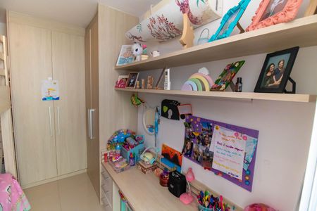 Apartamento à venda com 180m², 3 quartos e 2 vagas Apartamento à venda com 180m², 3 quartos e 2 vagasQuarto