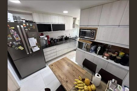 Apartamento à venda com 180m², 3 quartos e 2 vagas Apartamento à venda com 180m², 3 quartos e 2 vagasCozinha