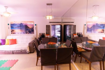 Apartamento à venda com 180m², 3 quartos e 2 vagas Apartamento à venda com 180m², 3 quartos e 2 vagasSala