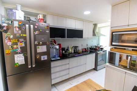 Apartamento à venda com 180m², 3 quartos e 2 vagas Apartamento à venda com 180m², 3 quartos e 2 vagasCozinha