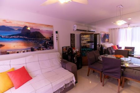 Apartamento à venda com 180m², 3 quartos e 2 vagas Apartamento à venda com 180m², 3 quartos e 2 vagasSala