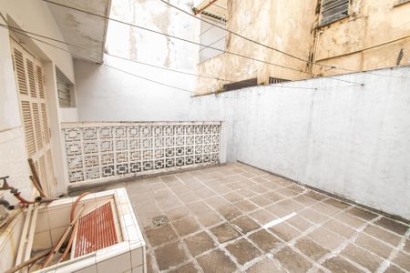 Casa à venda com 200m², 3 quartos e 2 vagas Casa à venda com 200m², 3 quartos e 2 vagasTerraço/varanda