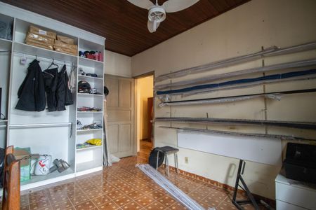 Casa à venda com 100m², 2 quartos e 2 vagas Casa à venda com 100m², 2 quartos e 2 vagasQuarto 1