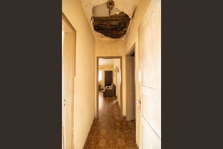 Casa à venda com 100m², 2 quartos e 2 vagas Casa à venda com 100m², 2 quartos e 2 vagasCorredor