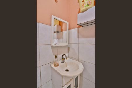 Casa à venda com 428m², 5 quartos e 10 vagas Casa à venda com 428m², 5 quartos e 10 vagasBanheiro