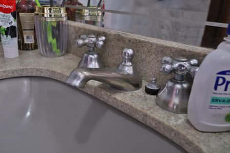 Casa à venda com 428m², 5 quartos e 10 vagas Casa à venda com 428m², 5 quartos e 10 vagasBanheiro do Quarto 3