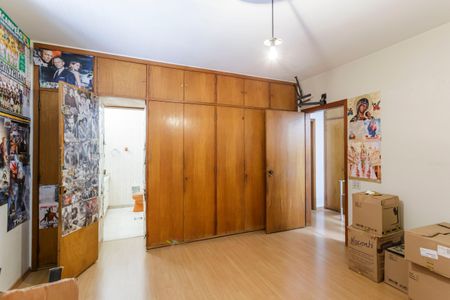 Casa para alugar com 270m², 4 quartos e 5 vagas Casa para alugar com 270m², 4 quartos e 5 vagasSuíte 1