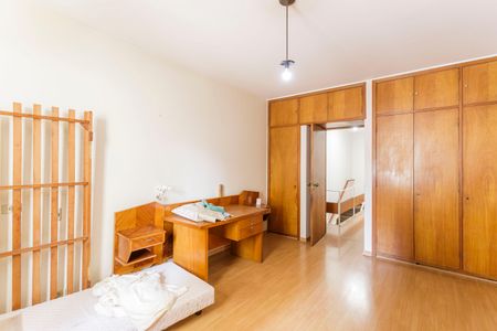 Casa para alugar com 270m², 4 quartos e 5 vagas Casa para alugar com 270m², 4 quartos e 5 vagasSuíte 2