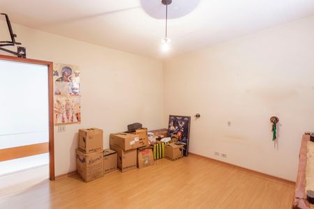 Casa para alugar com 270m², 4 quartos e 5 vagas Casa para alugar com 270m², 4 quartos e 5 vagasSuíte 1