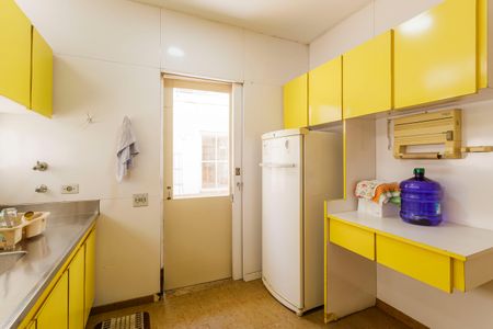 Casa para alugar com 270m², 4 quartos e 5 vagas Casa para alugar com 270m², 4 quartos e 5 vagasCozinha