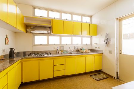 Casa para alugar com 270m², 4 quartos e 5 vagas Casa para alugar com 270m², 4 quartos e 5 vagasCozinha