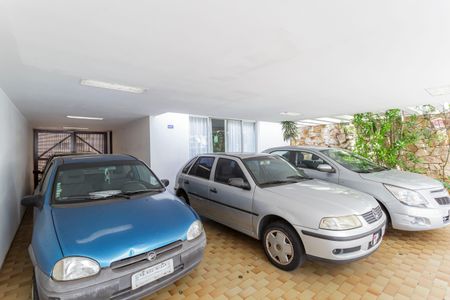 Casa para alugar com 270m², 4 quartos e 5 vagas Casa para alugar com 270m², 4 quartos e 5 vagasGaragem