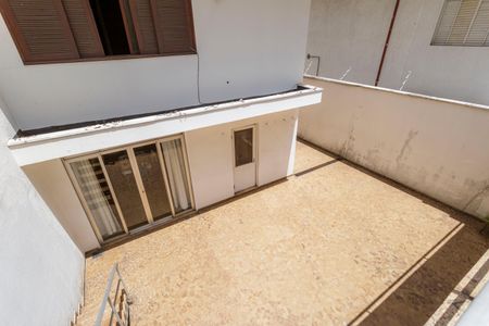 Casa para alugar com 270m², 4 quartos e 5 vagas Casa para alugar com 270m², 4 quartos e 5 vagasQuintal