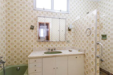 Casa para alugar com 270m², 4 quartos e 5 vagas Casa para alugar com 270m², 4 quartos e 5 vagasBanheiro da Suíte 2