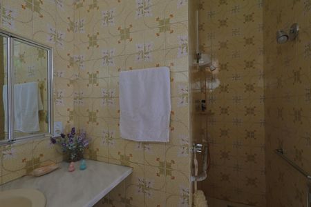 Casa à venda com 335m², 5 quartos e 3 vagasBanheiro 2