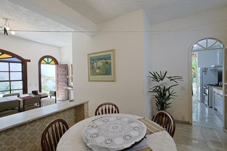 Casa à venda com 335m², 5 quartos e 3 vagasCopa