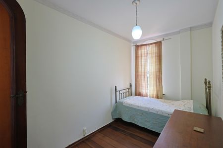 Casa à venda com 335m², 5 quartos e 3 vagasQuarto 2