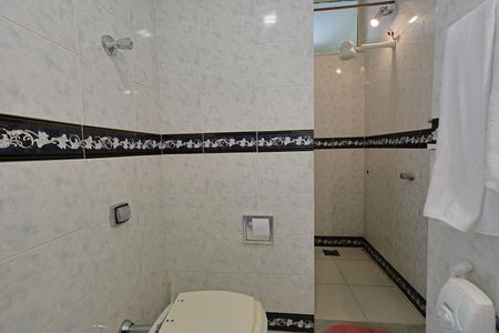 Casa à venda com 335m², 5 quartos e 3 vagasBanheiro 3