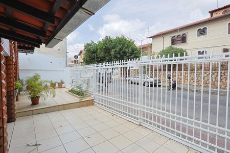 Casa à venda com 335m², 5 quartos e 3 vagasEntrada