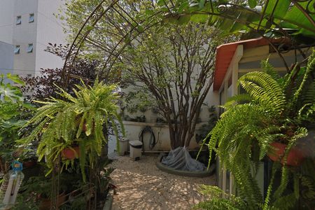 Casa à venda com 335m², 5 quartos e 3 vagasQuintal