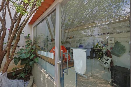 Casa à venda com 335m², 5 quartos e 3 vagasQuintal