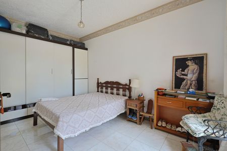 Casa à venda com 335m², 5 quartos e 3 vagasQuarto 4