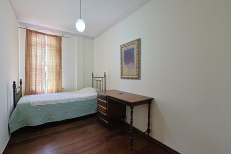 Casa à venda com 335m², 5 quartos e 3 vagasQuarto 2