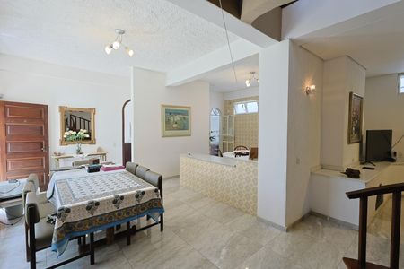 Casa à venda com 335m², 5 quartos e 3 vagasSala 2