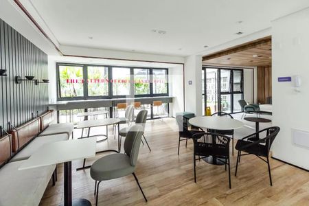 Apartamento à venda com 28m², 1 quarto e sem vaga Apartamento à venda com 28m², 1 quarto e sem vagaÁrea comum - Salão de Festas