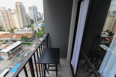 Apartamento à venda com 28m², 1 quarto e sem vaga Apartamento à venda com 28m², 1 quarto e sem vagaVaranda
