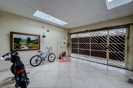Casa à venda com 100m², 3 quartos e 2 vagasGaragem