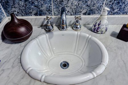 Casa à venda com 100m², 3 quartos e 2 vagasBanheiro da Suíte