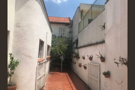Casa à venda com 170m², 3 quartos e 5 vagas