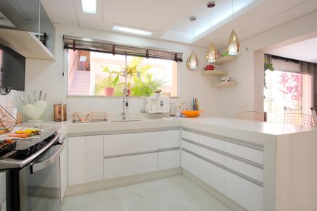 Casa à venda com 290m², 4 quartos e 5 vagasCozinha