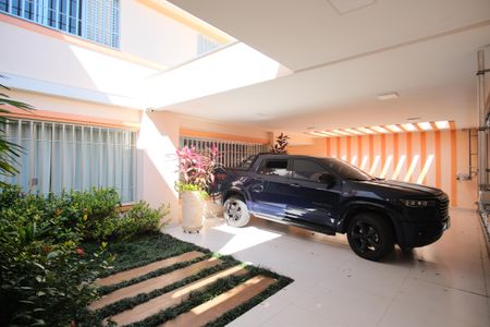 Casa à venda com 290m², 4 quartos e 5 vagasGaragem