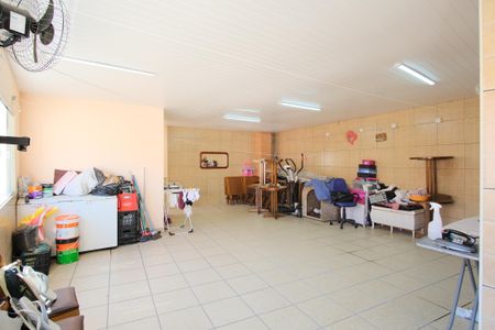 Casa à venda com 290m², 4 quartos e 5 vagasLavanderia