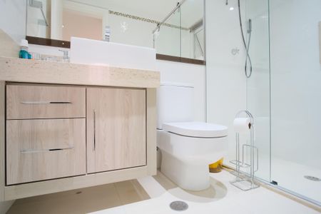 Casa à venda com 290m², 4 quartos e 5 vagasBanheiro da Suíte 2