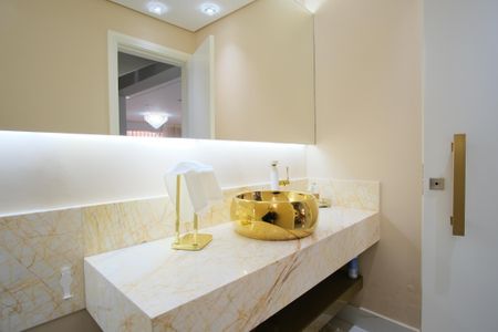 Casa à venda com 290m², 4 quartos e 5 vagasLavabo