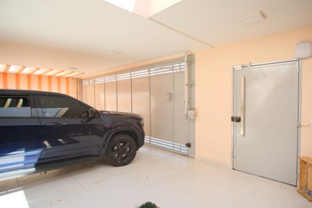 Casa à venda com 290m², 4 quartos e 5 vagasGaragem