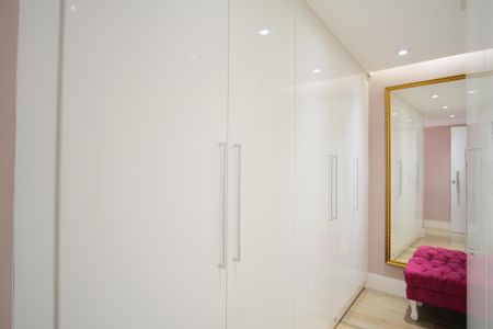 Casa à venda com 290m², 4 quartos e 5 vagasCloset da Suíte 1