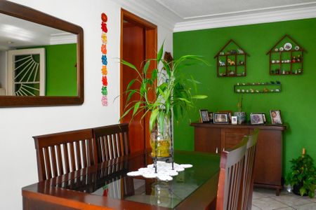 Casa à venda com 160m², 3 quartos e 1 vaga Casa à venda com 160m², 3 quartos e 1 vagaSala de Jantar
