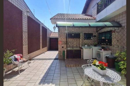 Casa à venda com 350m², 3 quartos e 6 vagas